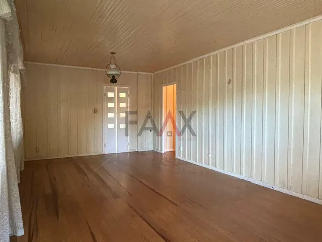Imagem 9: Casa Aconchegante de Madeira com Terreno À Venda - Santana, Guarapuava - Pr