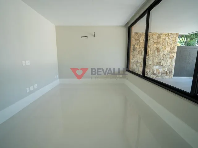 Imagem 2: Casa de Luxo na Barra da Tijuca - 860M², 5 Dormitórios, 7 Banheiros - Venda e Locação