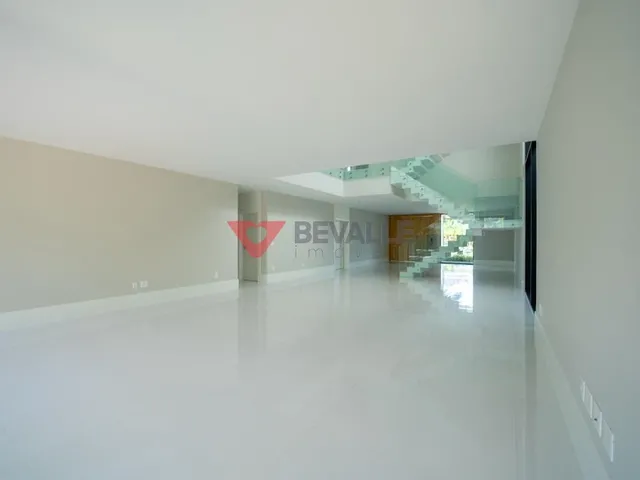 Imagem 3: Casa de Luxo na Barra da Tijuca - 860M², 5 Dormitórios, 7 Banheiros - Venda e Locação