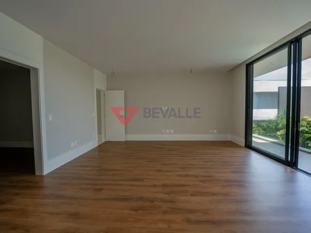 Imagem 5: Casa de Luxo na Barra da Tijuca - 860M², 5 Dormitórios, 7 Banheiros - Venda e Locação