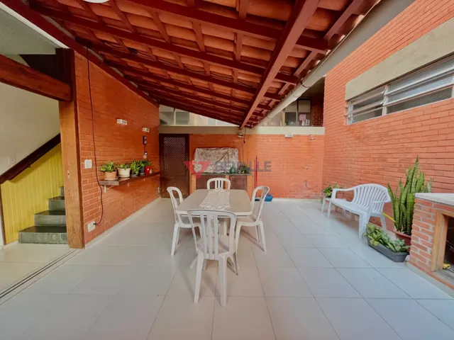 Imagem 2: Casa de luxo à venda em Botafogo: 262m², 5 quartos, 1 vaga