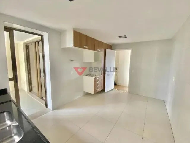 Imagem 7: Luxuoso Apartamento na Barra da Tijuca: 4 Suítes, 217m²