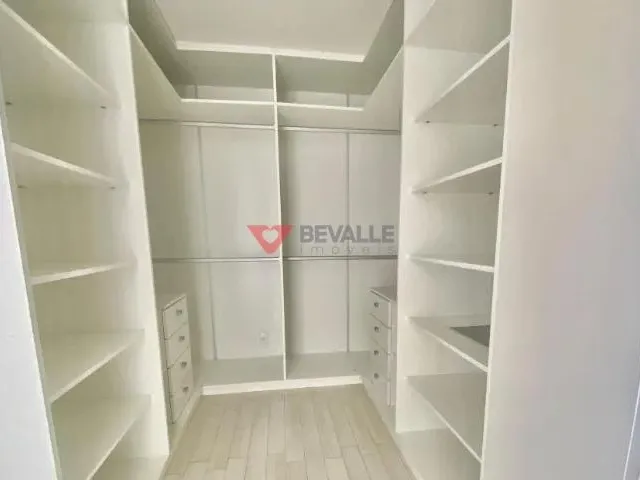 Imagem 12: Luxuoso Apartamento na Barra da Tijuca: 4 Suítes, 217m²