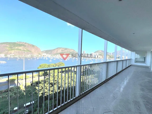 Imagem: O apartamento possui 4 Dormitórios, 2 Suítes, 5