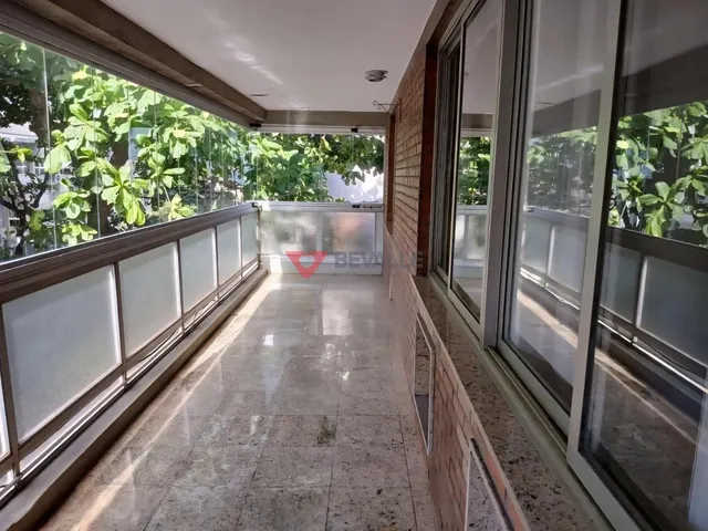 Imagem: Apartamento à Venda em Copacabana, 2 Quartos