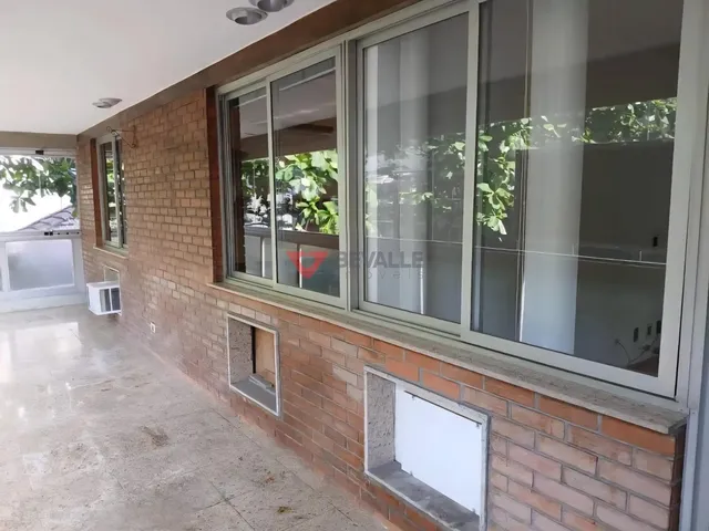 Imagem 7: Apartamento à Venda em Copacabana, 2 Quartos, 100m², R$1.150.000