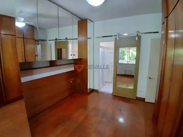 Imagem 2: Apartamento à Venda em Copacabana, 2 Quartos, 100m², R$1.150.000