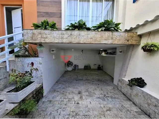 Imagem 3: Casa à Venda em Laranjeiras RJ: 3 Quartos, 147m², R$2.400.000