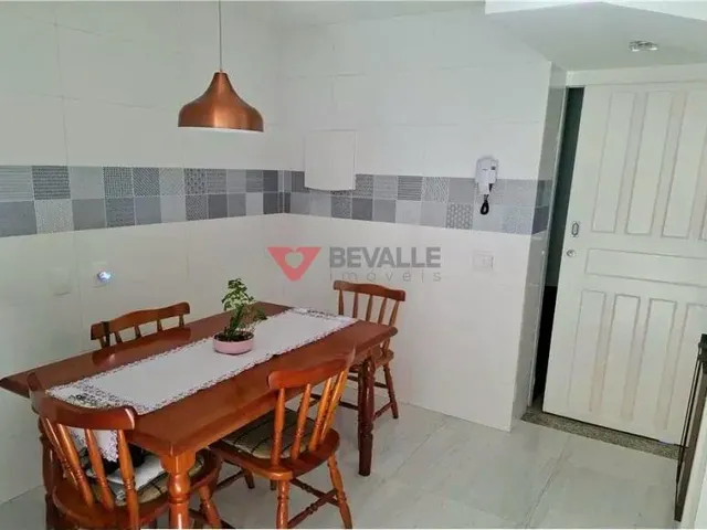 Imagem 2: Casa à Venda em Laranjeiras RJ: 3 Quartos, 147m², R$2.400.000