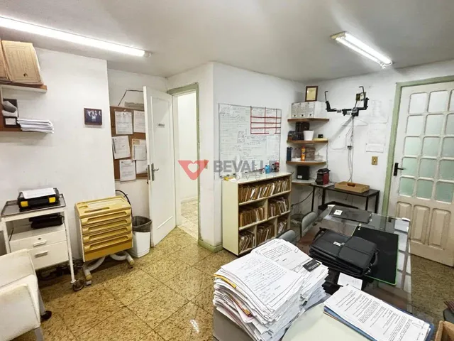 Imagem 4: Casa à Venda na Urca RJ: 5 Quartos, 3 Banheiros por R$1.599.000