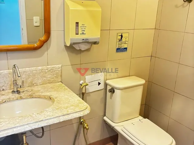 Imagem 11: Casa à Venda na Urca RJ: 5 Quartos, 3 Banheiros por R$1.599.000