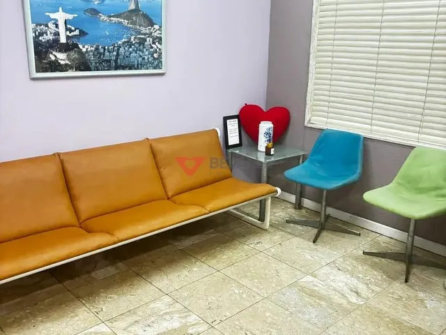 Imagem 16: Casa à Venda na Urca RJ: 5 Quartos, 3 Banheiros por R$1.599.000