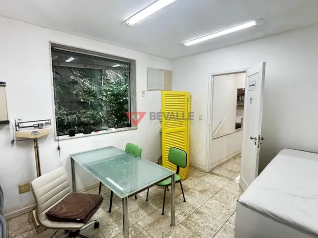 Imagem 14: Casa à Venda na Urca RJ: 5 Quartos, 3 Banheiros por R$1.599.000