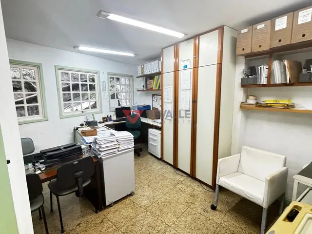 Imagem 9: Casa à Venda na Urca RJ: 5 Quartos, 3 Banheiros por R$1.599.000