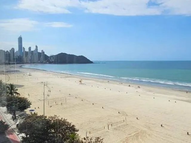 Imagem 6: Apartamento a Venda na Avenida Atlântica na Região Central com Sacada Panorâmica