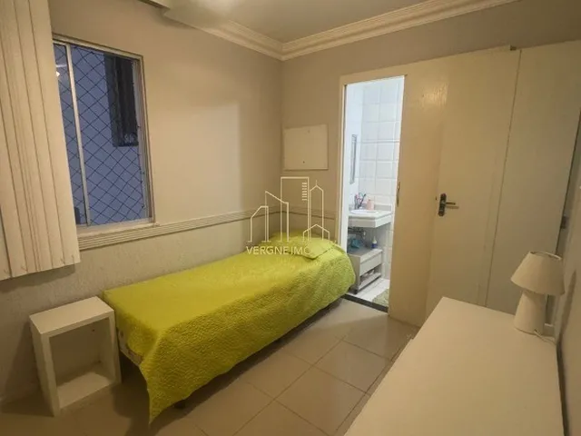 Imagem 10: Apartamento á venda no Itaigara com 3 quartos 1 suíte 2 salas 2 banheiros 1 vaga de