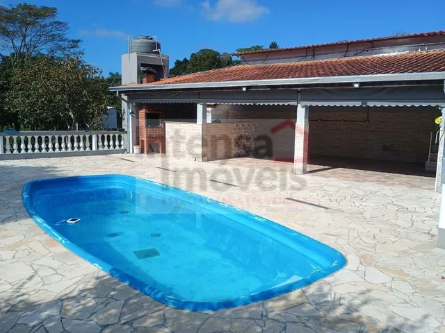 Imagem: A fazenda possui 3 Dormitórios, 1 Suíte, 3 Banheiros, 2