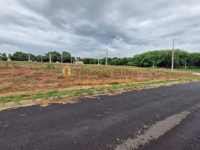 Imagem: Terreno Residencial À Venda com 200 M²