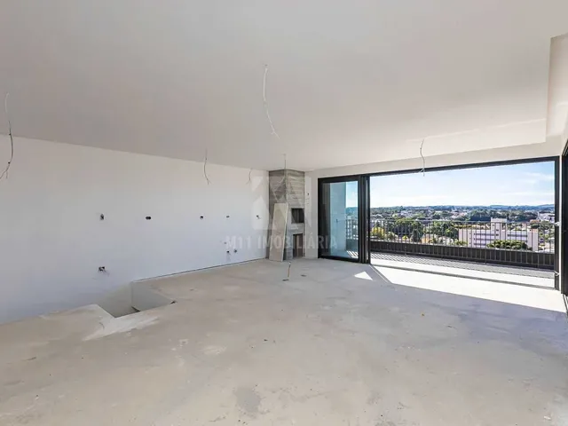 Imagem 10: Cobertura no Bairro Ahú 4 Suítes, Lavabo, 4 Vagas de Garagem, Box, Sala de Estar e Jantar, Condomínio Clube
