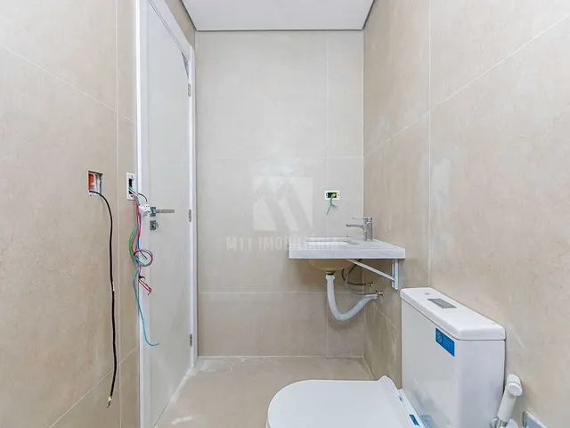 Imagem 9: Cobertura no Bairro Ahú 4 Suítes, Lavabo, 4 Vagas de Garagem, Box, Sala de Estar e Jantar, Condomínio Clube