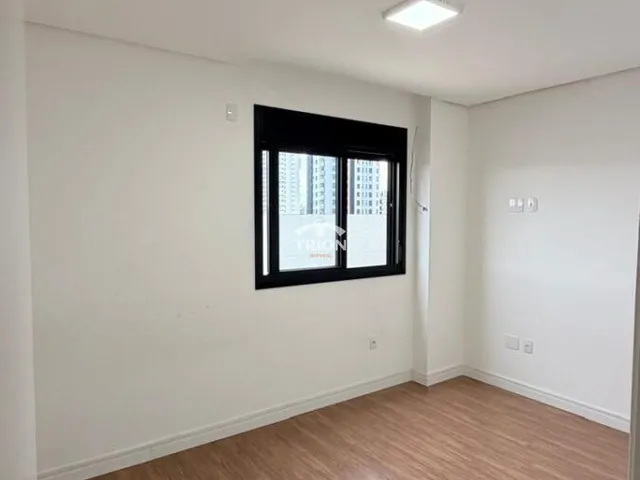 Imagem 6: Apartamento à Venda — 3 Dormitórios, 128 m², Sacada com Churrasqueira, Semimobil