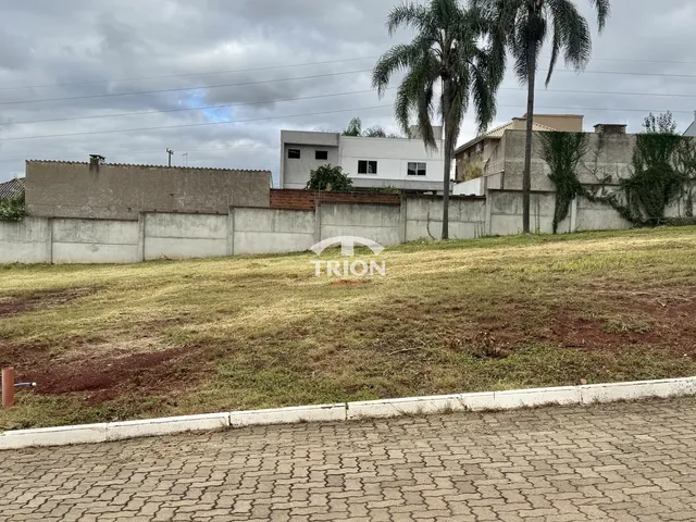 Imagem: Terreno À Venda em Condomínio Fechado