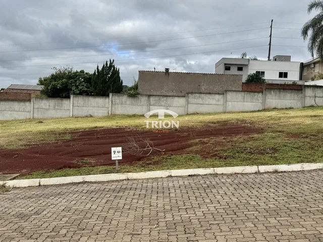 Imagem: Terreno À Venda em Condomínio Fechado