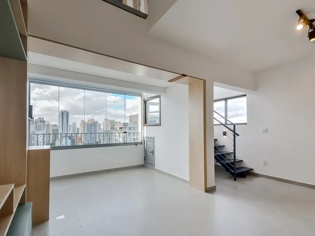 Imagem: O apartamento possui 1 Dormitório, 1 Suíte, 2 Banheiros,