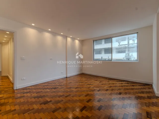 Imagem 4: Apartamento reformado com 151 m², planta ampla e localização privilegiada entre o