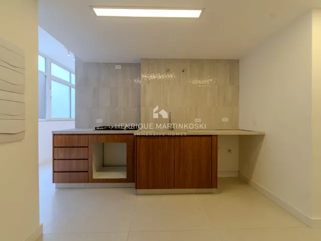 Imagem 5: Apartamento reformado com 151 m², planta ampla e localização privilegiada entre o