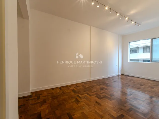 Imagem 13: Apartamento reformado com 151 m², planta ampla e localização privilegiada entre o