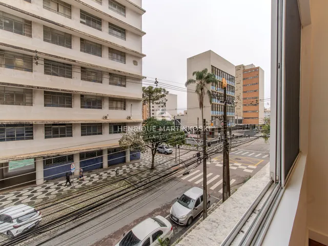 Imagem 12: Apartamento reformado com 151 m², planta ampla e localização privilegiada entre o