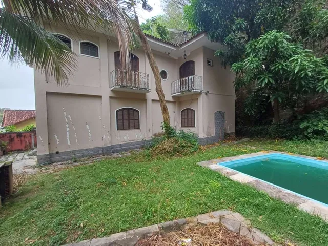 Imagem: Ótima Casa Duplex Espaçosa com 5 Quartos