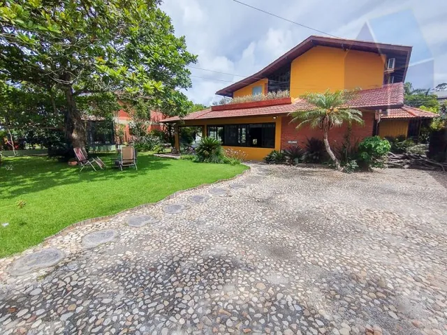 Imagem: Excelente casa com piscina e uma ampla área