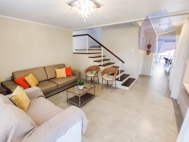 Imagem 3: Casa com 3 dormitórios sendo 1 suite a 50mts da praia da Cachoeira do Bom Jesus