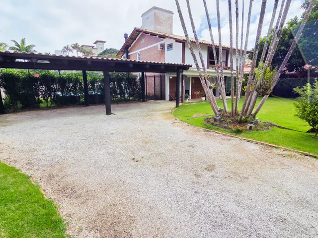 Imagem 3: Excelente casa com piscina, com 5 suítes a 50mts da Praia