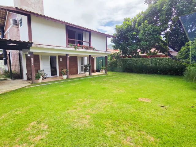 Imagem 4: Excelente casa com piscina, com 5 suítes a 50mts da Praia