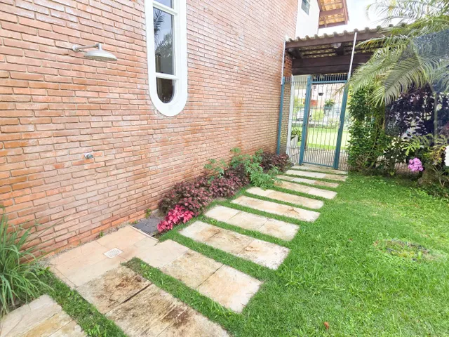 Imagem 11: Excelente casa com piscina, com 5 suítes a 50mts da Praia