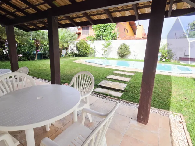 Imagem 14: Excelente casa com piscina, com 5 suítes a 50mts da Praia