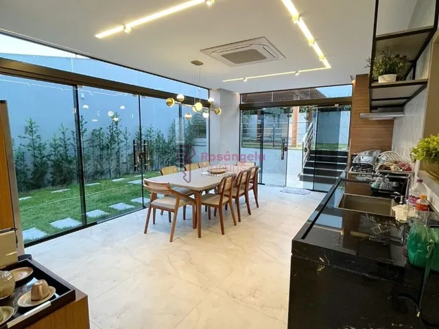 Imagem 8: Casa Duplex Porteira Fechada de 4 quartos, sendo 3 suítes com um elevador interno em