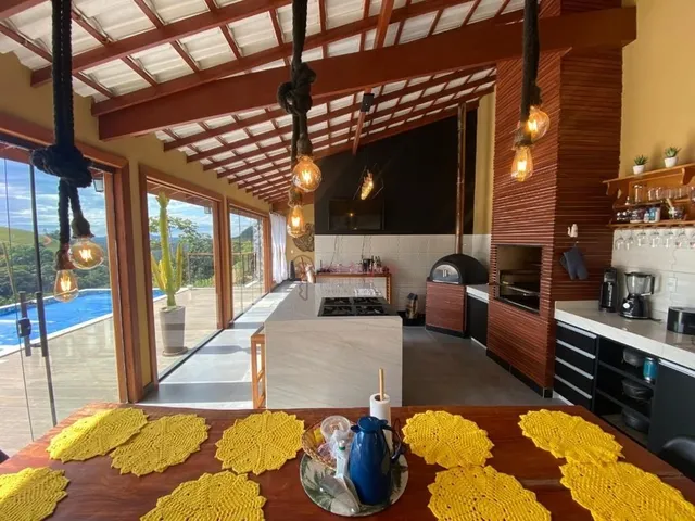 Imagem 3: Linda casa de 3 quartos, com piscina aquecida e Spa em Pedra Azul!