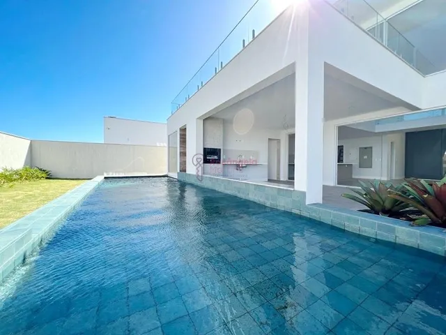 Imagem 3: Casa Duplex maravilhosa alto padrão de 4 quartos, sendo 4 suítes em condomínio fechado!