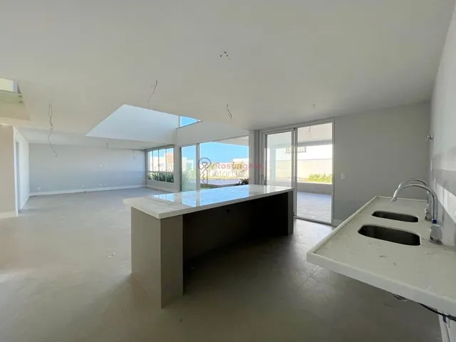 Imagem 8: Casa Duplex maravilhosa alto padrão de 4 quartos, sendo 4 suítes em condomínio fechado!