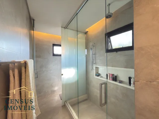 Imagem 9: Casa de Alto Padrão no Condomínio Residencial Ypê Dourado em Valinhos-Sp, com 4 Suítes e 6 Vagas de Garagem!