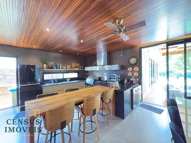 Imagem 3: Casa de Alto Padrão no Condomínio Residencial Ypê Dourado em Valinhos-Sp, com 4 Suítes e 6 Vagas de Garagem!