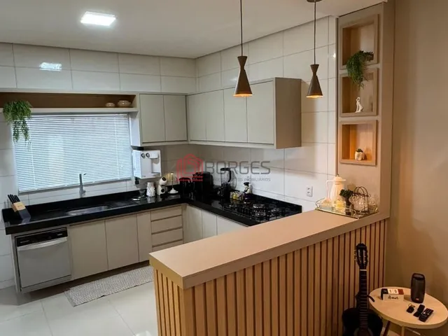 Imagem: Casa Á Venda - Porteira Fechada