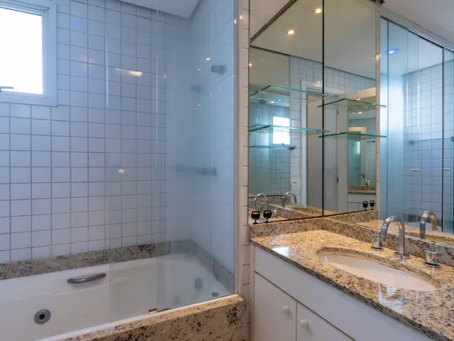 Imagem 7: Apartamento para Venda em Vila Andrade com 3 Quartos, Sendo 3 Suítes, 150M²