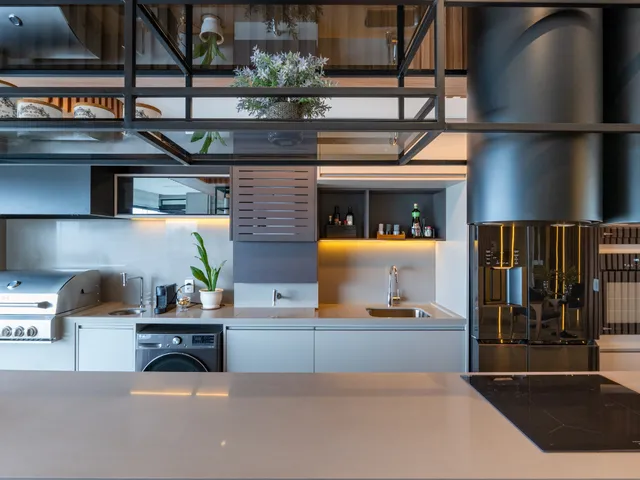 Imagem 2: Apartamento para Venda em Centro com 2 Quartos, Sendo 2 Suítes, 78M²