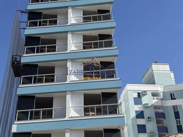 Imagem: A casa possui 3 Dormitórios, 1 Suíte, 2 Banheiros, 2