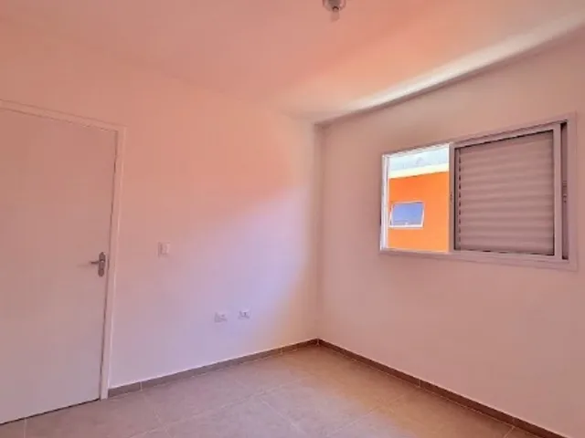 Imagem 9: Locação Anual, no Indaiá, 2 Dormitórios Sendo 1 Suíte, Sala e Cozinha, 1 Vaga, À 600 Metros da Praia